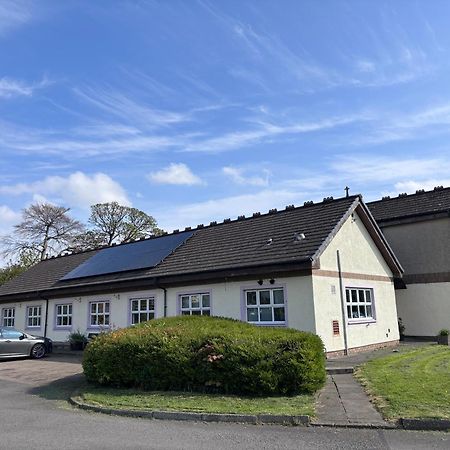 Garnock 3 Apartment Beith Exterior photo